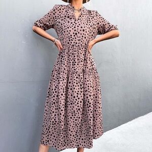 Easel LA Animal Print Tiered Midi V-neck dress mauve & black size small